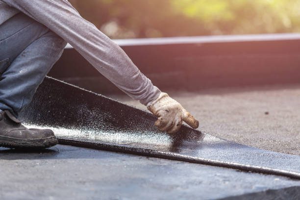 Professional Vapor Barrier Installation technician working in Ithaca, MI
